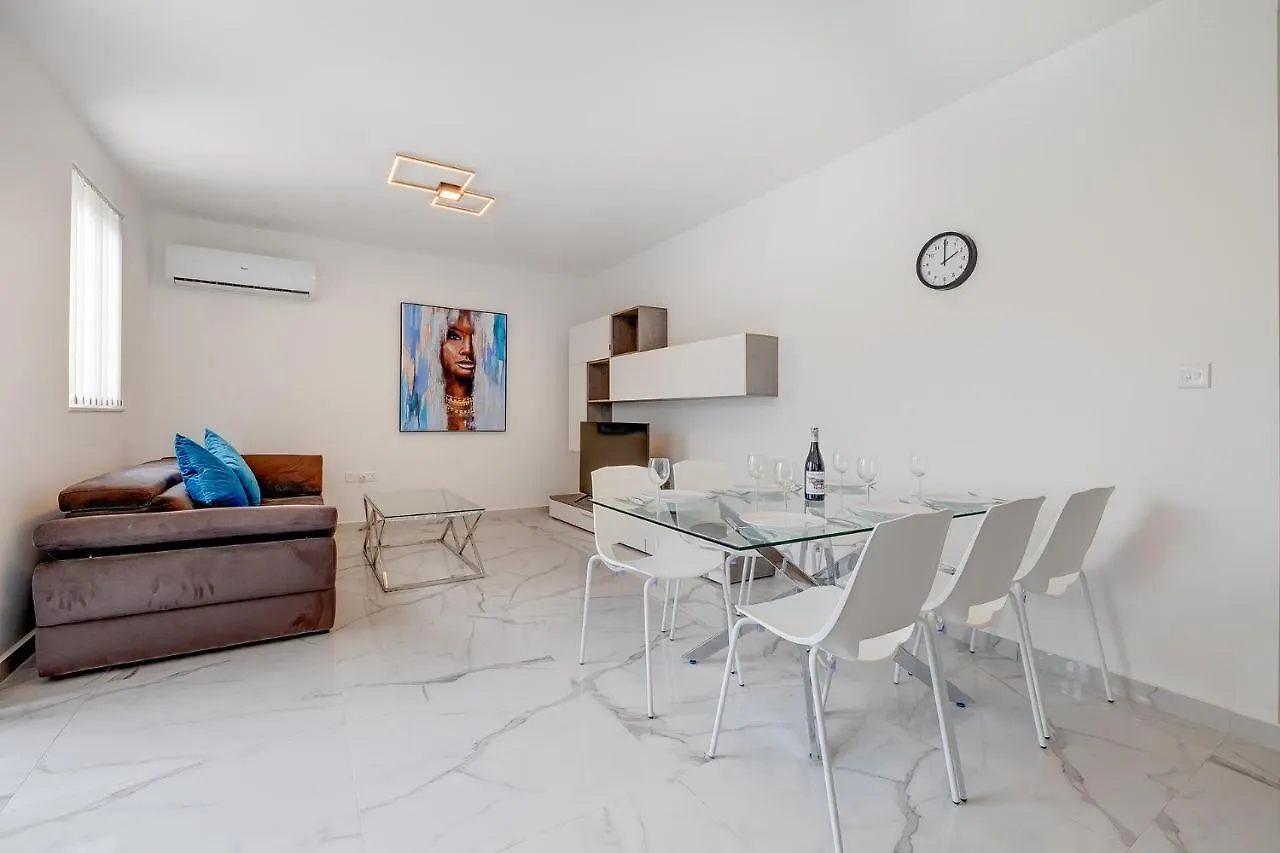 Deluxe Apartment Steps To St Georges Bay Saint Julian's